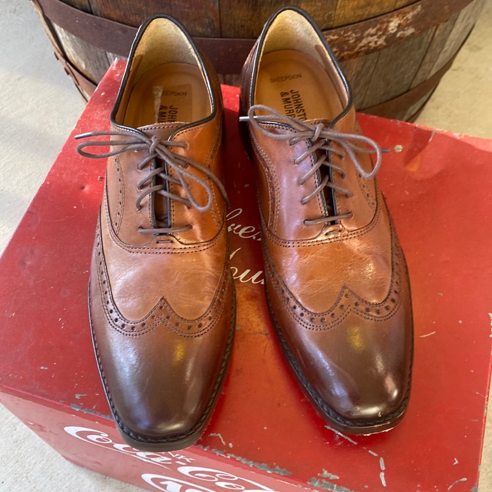 Johnston and Murphy Brown Dress shoes size 8